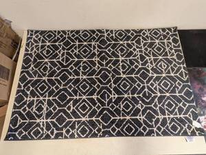 NEW MINERAL SPRING TAHARA ACCENT RUG GRAY & CREAM