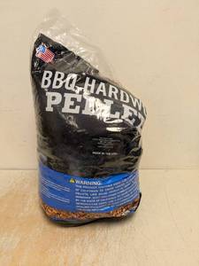 NEW KIRKLAND SIGNATURE BBQ HARDWOOD PELLETS