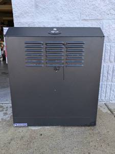 EATON TRIPP LITE SMART RACK ENCLOSURE