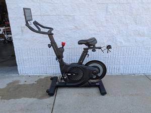 ECHELON CONNECT EX-4s EXERCISE BIKE
