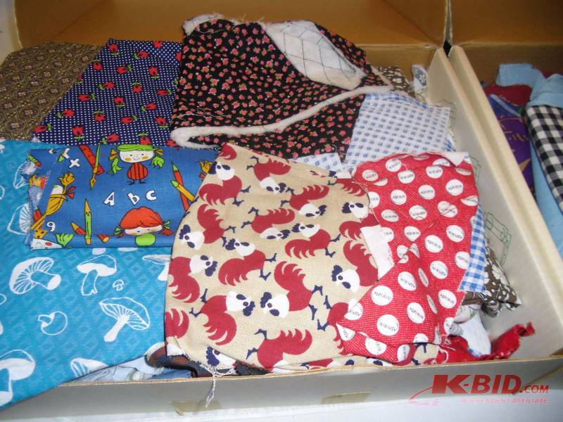 lot 4 image: Quilters Over 20 lbs.Fabric - collected 1950s - 1970s