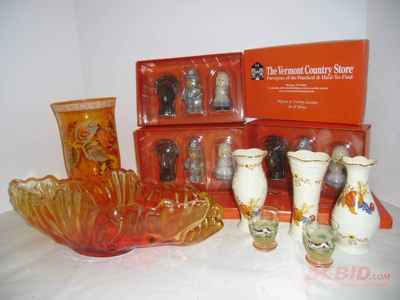lot 9 image: Orange ya Glad for Thanksgiving - Pilgrim Candles, Vases, Amberina Glass