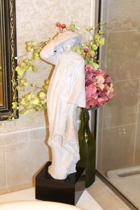 Classical Statue & Floral