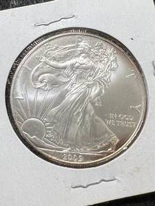 2009 AMERICAN SILVER EAGLE 1 TROY OZ .999 FINE SILVER