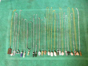 24 Pendants