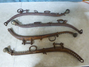 4 Vintage Horse Hames