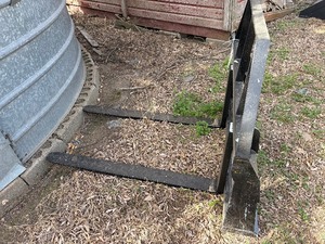 Unused Skid Steer Pallet Forks