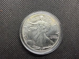 1987 Beautiful Uncirculated 1 Oz. Silver American Eagle  Greysheet Wholesale Value is $101.40