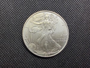 1997 Beautiful Uncirculated 1 Oz. Silver American Eagle  Greysheet Wholesale Value is $111.40