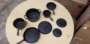 Cast iron cooking set