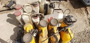 Back pack sprayers 4 battery operated with chargers untested