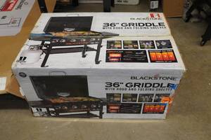Blackstone 36 Griddle with Hood and Folding Shelves