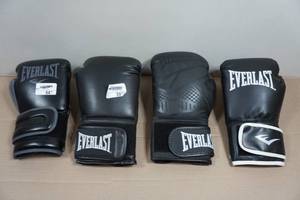 Mis-Matched Boxing Gloves