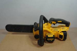 DeWalt 12 20V Cordless Chainsaw