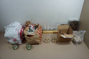 Assorted WeddingParty Dcor