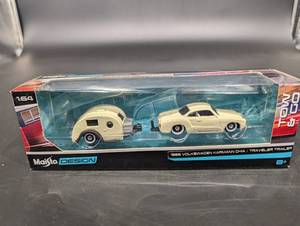 Maisto Design 164 1965 Volkswagen Karmann Ghia & Traveler Trailer 8