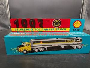 Shell FormulaShell Silverado Toy Tanker Truck, First in a Series Lights & Sound