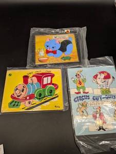 Child Guidance Magnetic Puzzle No. 903 Kitten - Inlaid Plastic, 11 Pieces - Made in USA