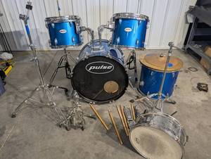 Pulse 5-Piece Drum Kit with Paiste Cymbals
