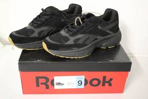 Reebok size 9 mens shoes...