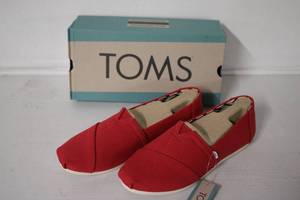 TOMS size 8 womens canvas shoes...