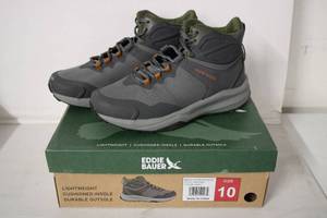 EDDIE BAUER Size 10 mens shoes...