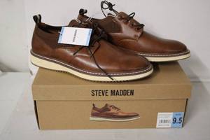 STEVE MADDEN size 9.5 mens shoe...