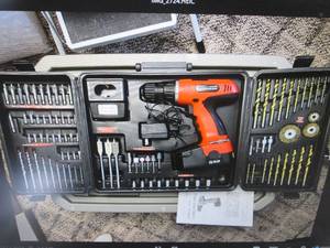92 Piece 19.2V cordless drill kit, ...