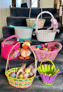 Easter Baskets and Eggs (Lot of 7)
