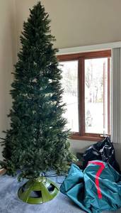 Snow Joe Holiday 360° Rotating Tree Stand with Pre-Lit Artificial Christmas Tree