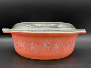 Pyrex Daisy Pink Covered Casserole Dish with Glass Lid - Vintage