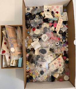 Button Collection - Assorted Craft Buttons & Mixed Colors & Sizes