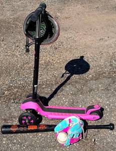 Y-volution XL Kids Scooter Pink, Disney Princess Glove, 2 Balls and I love My Brain LadyBug Helmet