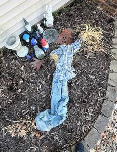 Garden Decor Set - Gnomes, Rabbits, Scarecrow on Pole, Butterfly Wings