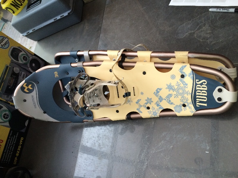 lot 70 image: Frontier Snowshoes  TUBBS  30 inches   Ex Condition - Lightly Used, Like New