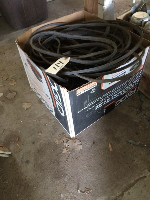 lot 114 image: Large Lot of Assorted Belts