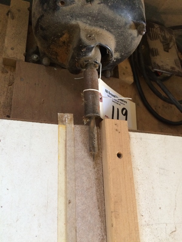 lot 119 image: Power Tool - this is a tool that is set to drill holes or router the bottom of cabinet doors. But is diversible for other projects