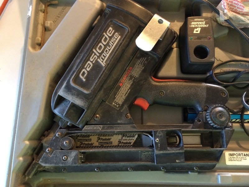 lot 136 image: Paslode Air Nailer  Air Hammer   Works