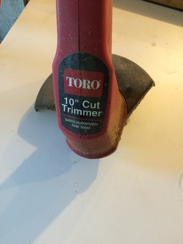lot 169 image: Toro  Weed Whipper   10 inch  Electric