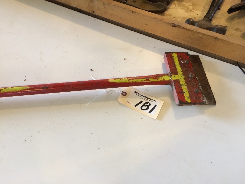 lot 181 image: Chisel, chopper