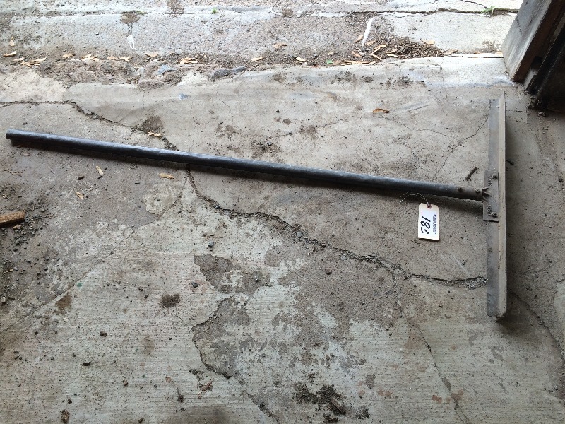 lot 183 image: Cement Trowel