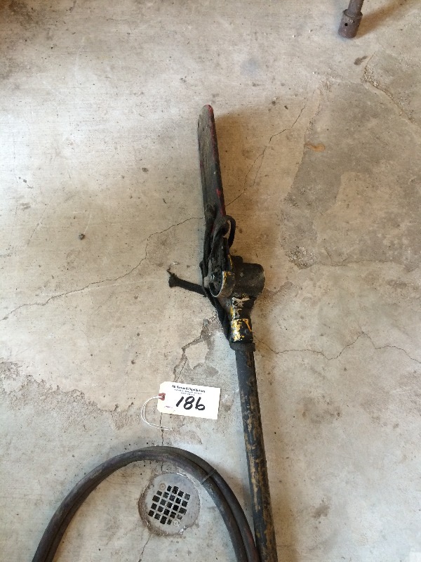 lot 186 image: Hydraulic change saw