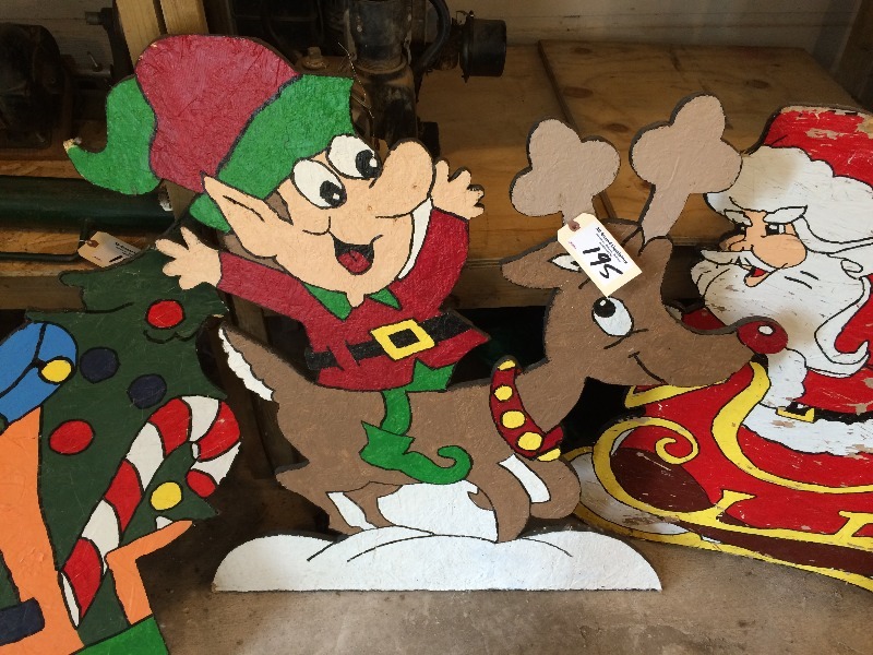 lot 195 image: Christmas Yard Art - Lot of 3   Very Cute