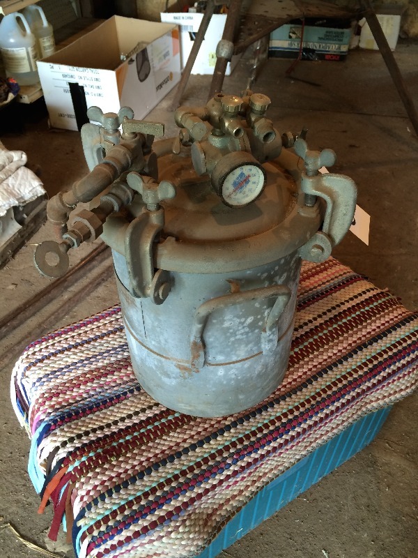 lot 200 image: Paint spryer tank