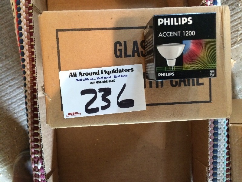 lot 236 image: Philips Bulb MR16  50 watts  Qty 24 per box  1 box per lot