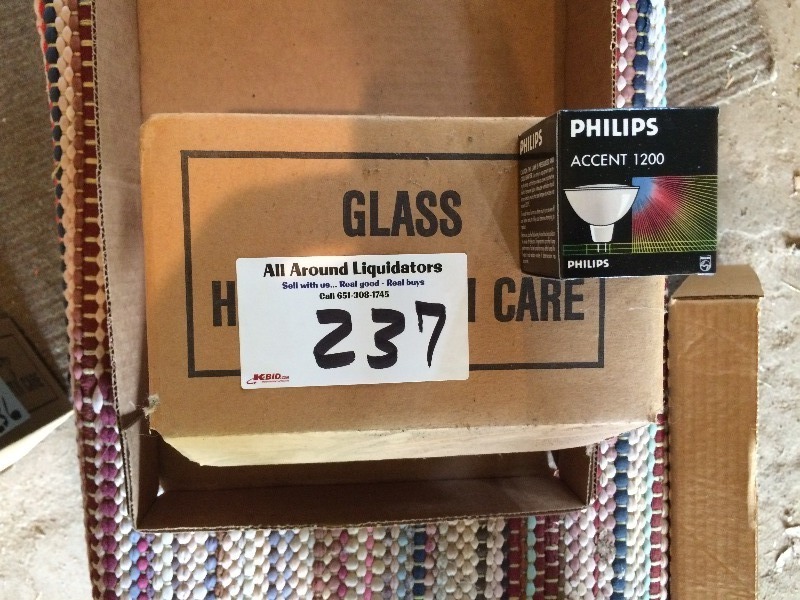 lot 237 image: Philips Bulb MR16  50 watts  Qty 24 per box  1 box per lot