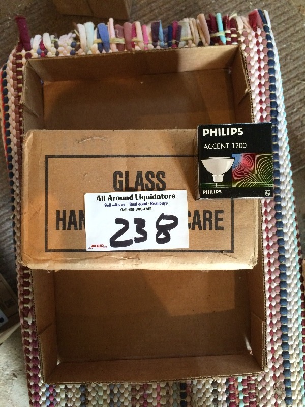 lot 238 image: Philips Bulb MR16  50 watts  Qty 24 per box  1 box per lot