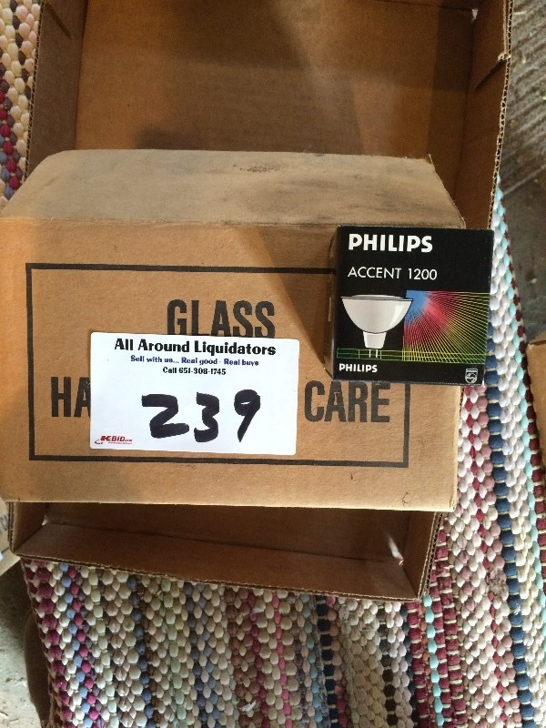 lot 239 image: Philips Bulb MR16  50 watts  Qty 24 per box  1 box per lot