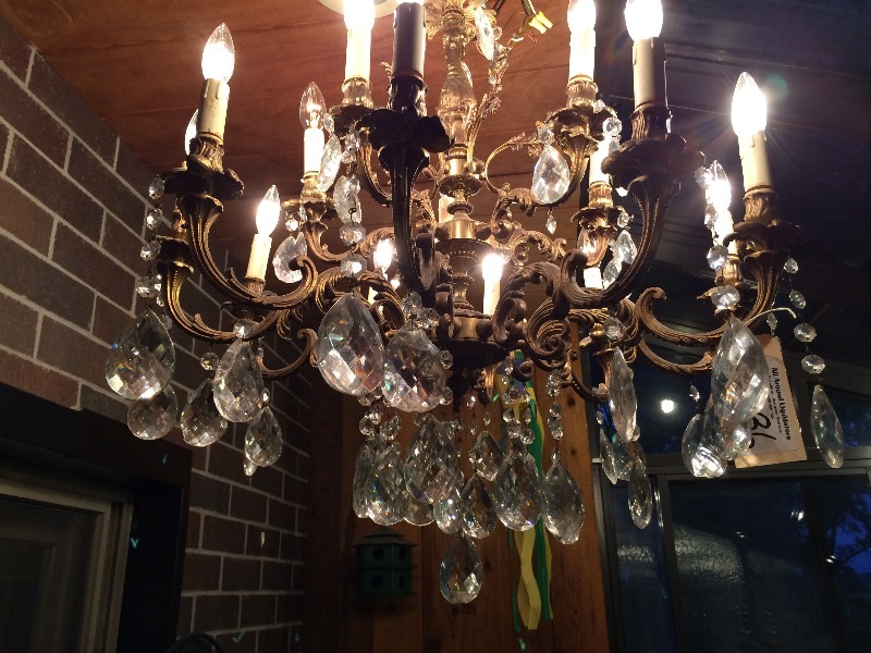 lot 386 image: Antique  Vintage Chandelier    works