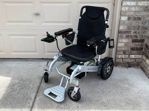 Culver Mobility 4-Wheel Electric Mobility Scooter with Dual Motors